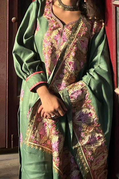 Kashmere Embroidery Woolen Suit with Shawl (Green)