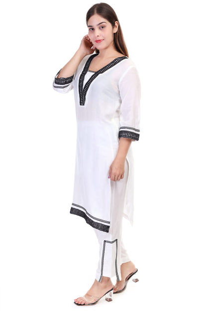 Muslin kurta set with lacework