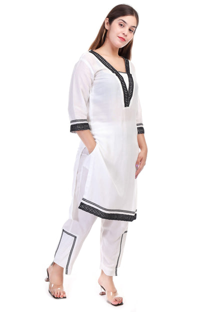 Muslin kurta set with lacework