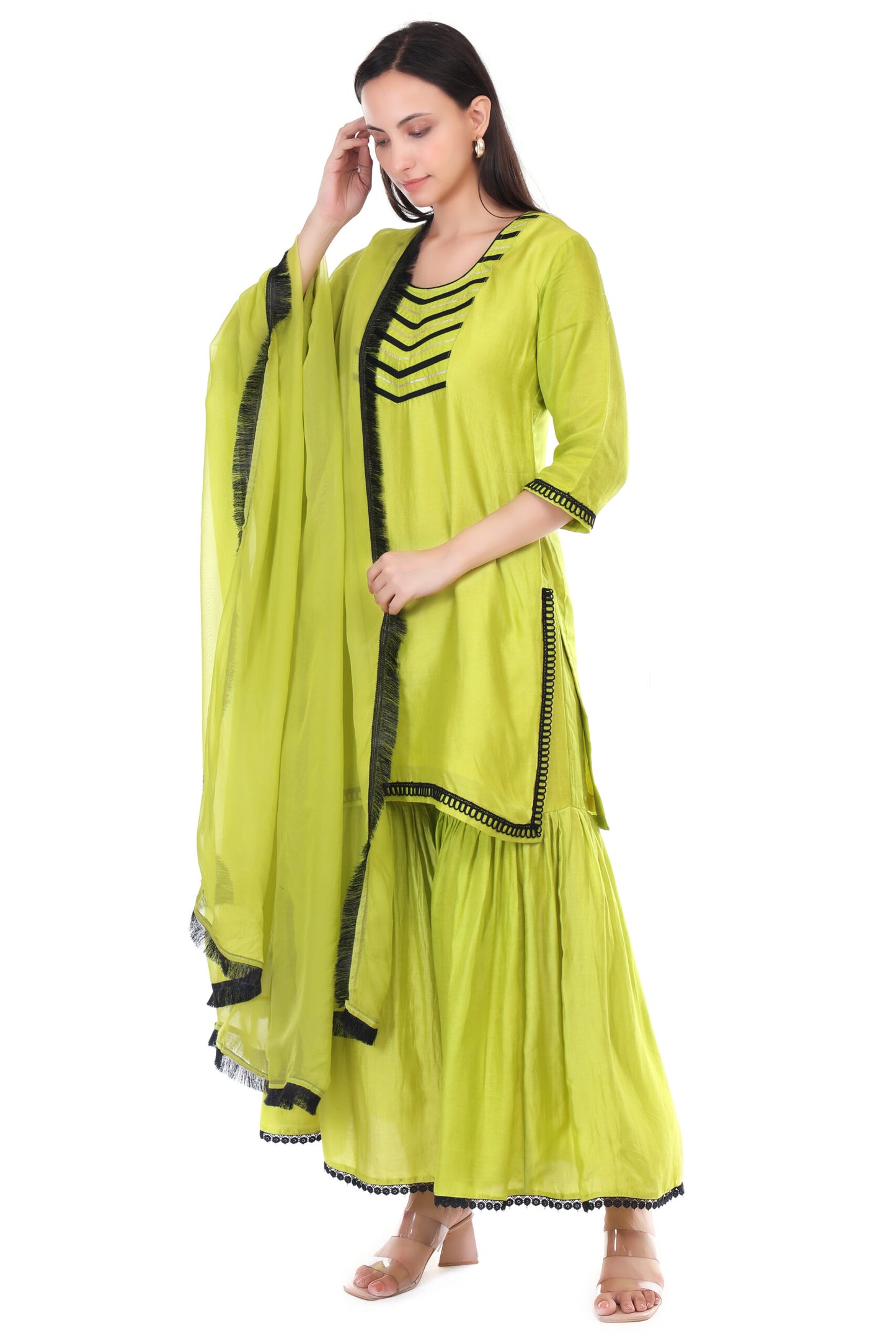 Muslin sharara set detailed with chicken lace