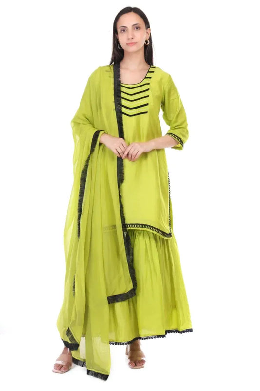 Muslin sharara set detailed with chicken lace - XS